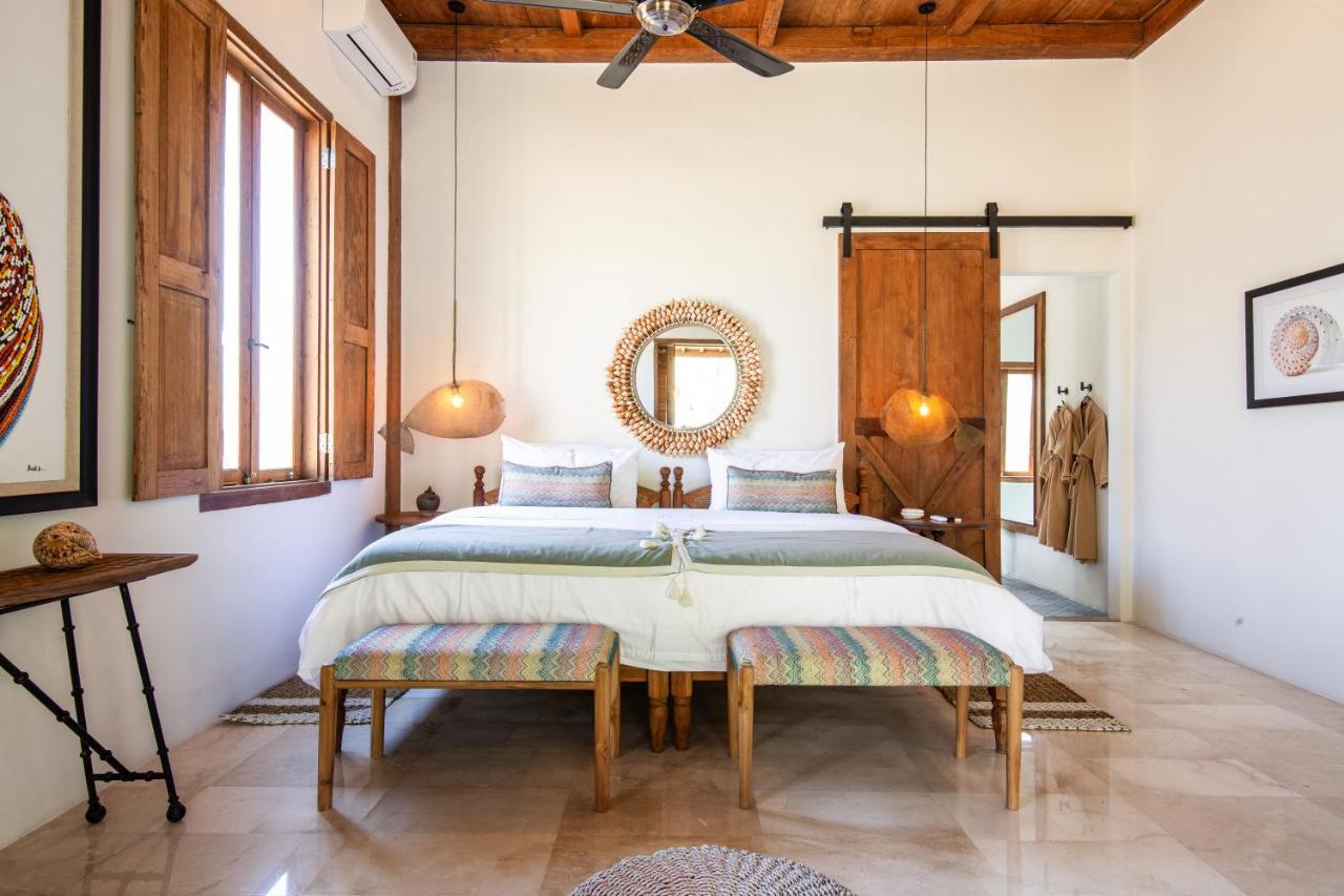 Villa Pulau Cinta Boutique Suites Гілі-Мено Екстер'єр фото